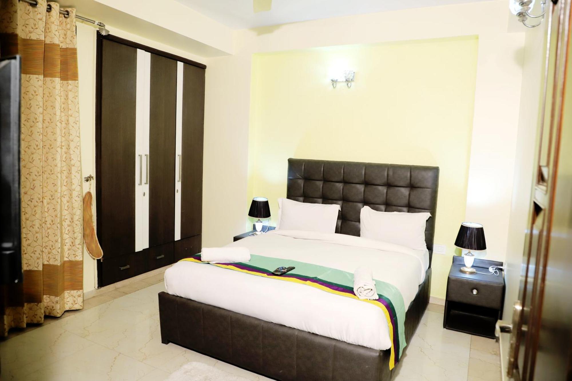 Fortune Service 3bhk,j-171 Saket Apartment New Delhi