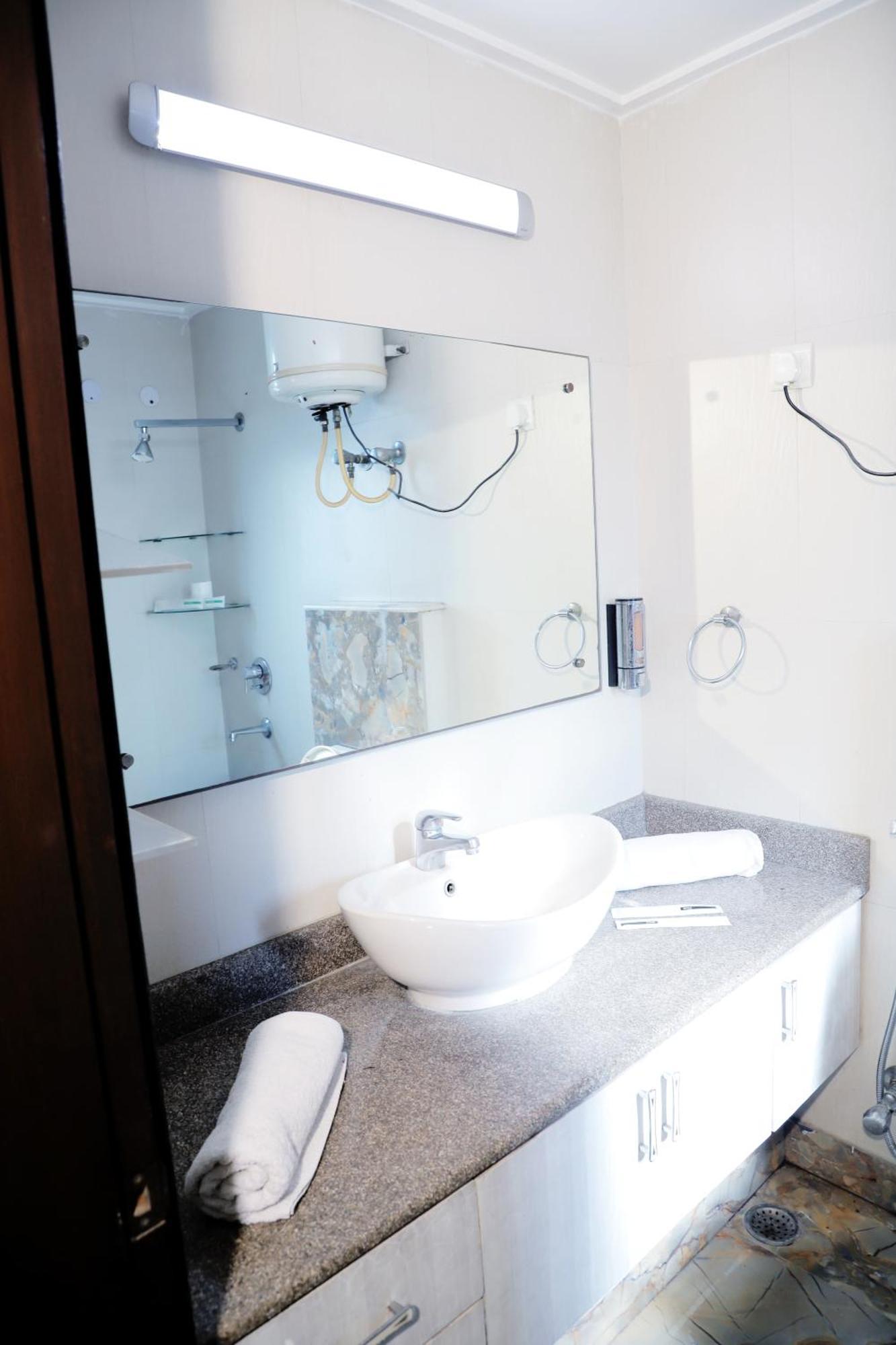 Fortune Service 3bhk,j-171 Saket *