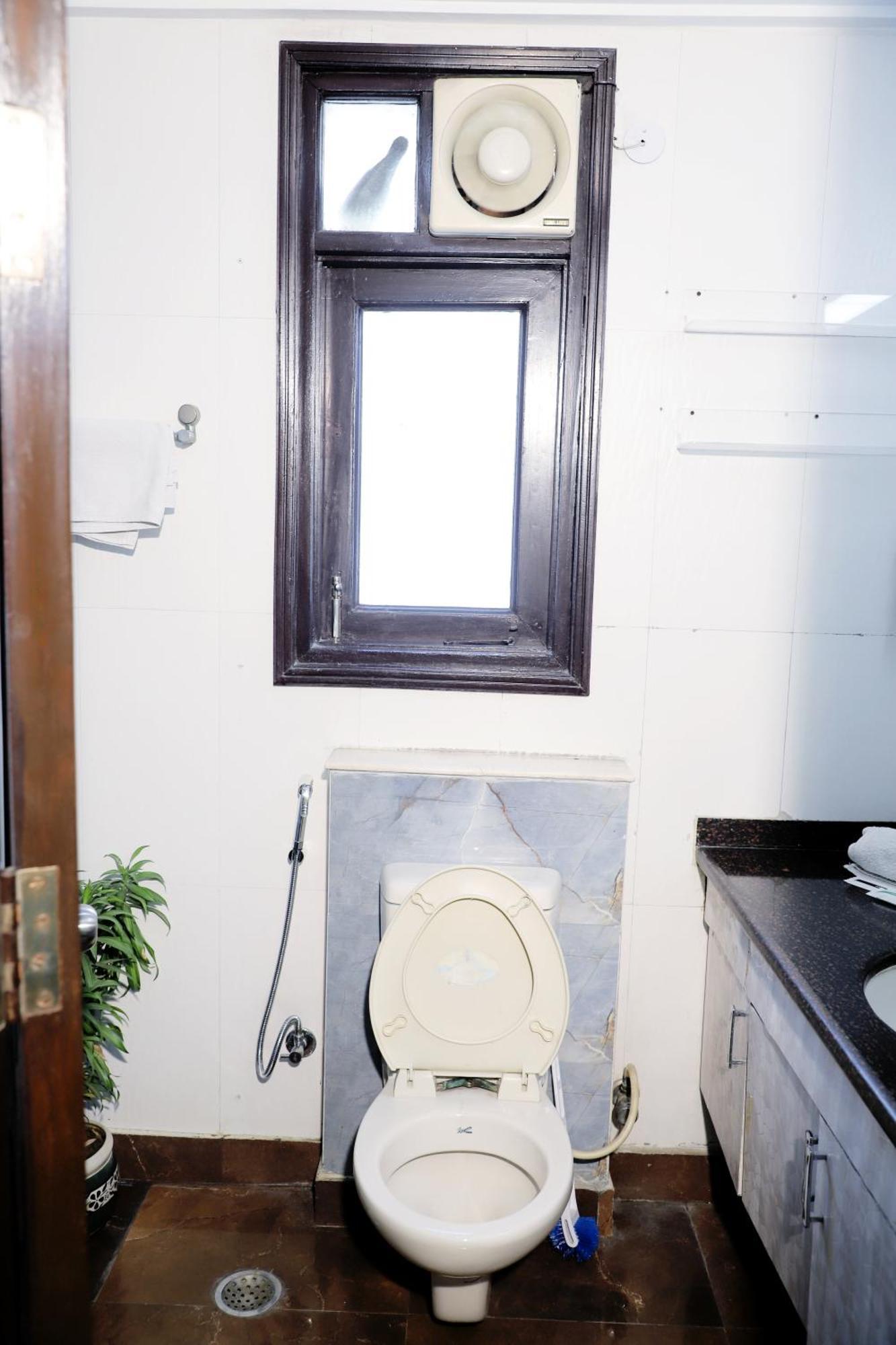 Apartment Fortune Service 3bhk,j-171 Saket