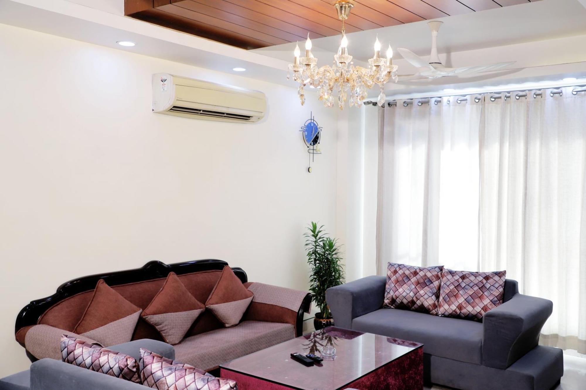 Apartment Fortune Service 3bhk,j-171 Saket
