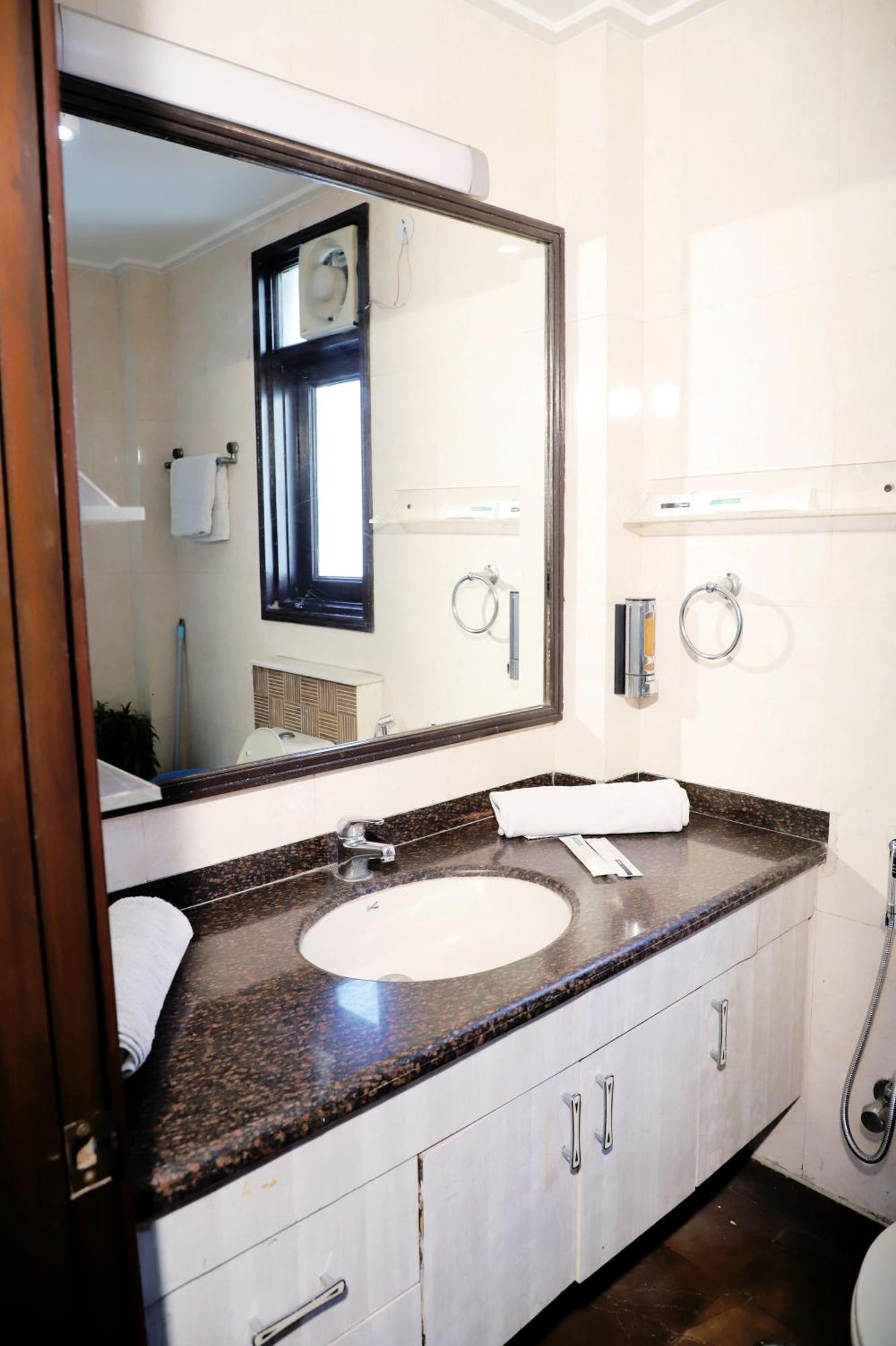 Apartment Fortune Service 3bhk,j-171 Saket *