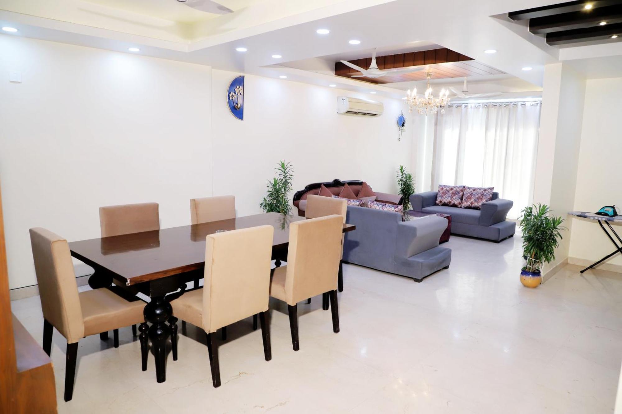 Fortune Service 3bhk,j-171 Saket * New Delhi