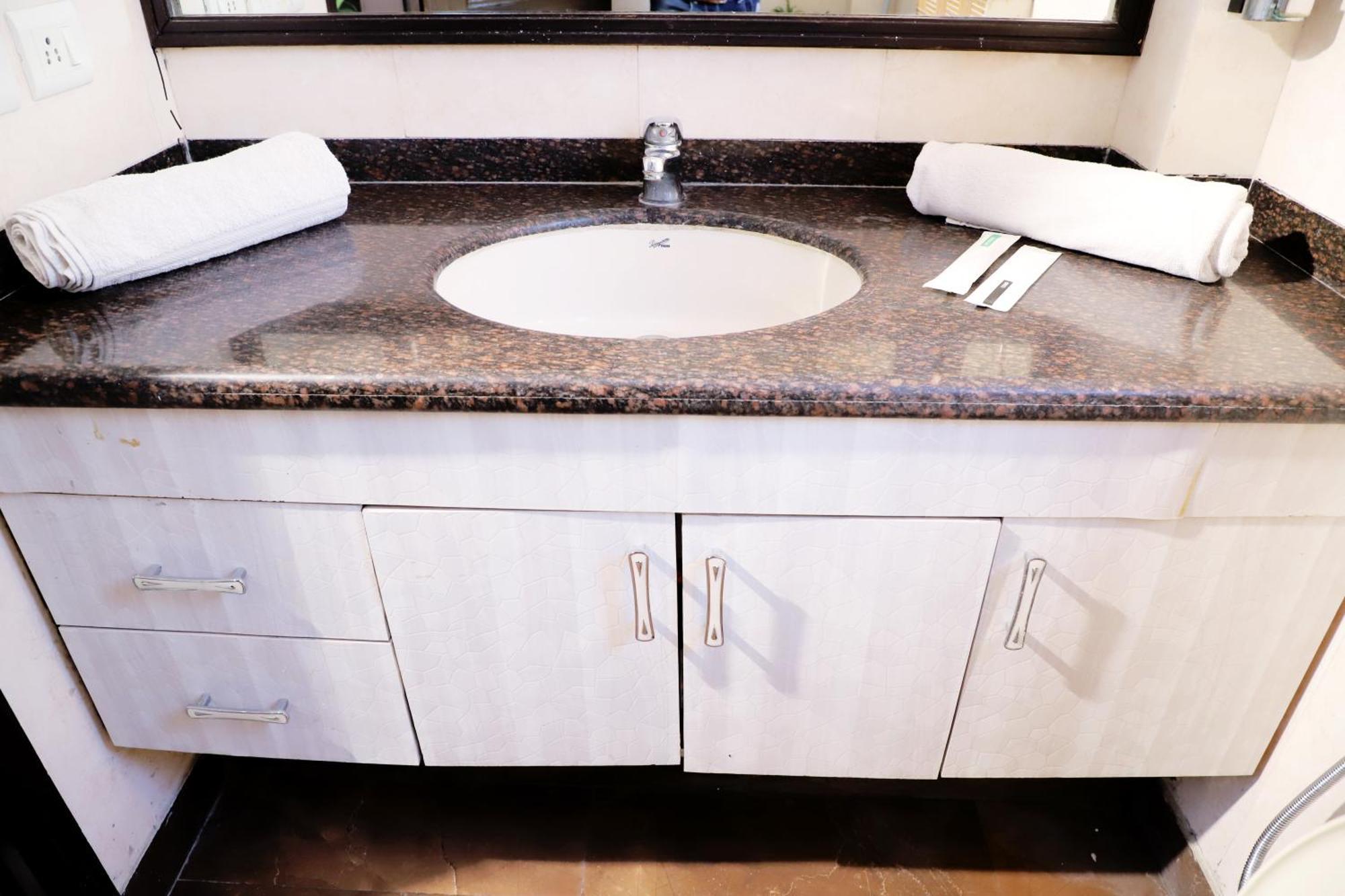Apartment Fortune Service 3bhk,j-171 Saket New Delhi