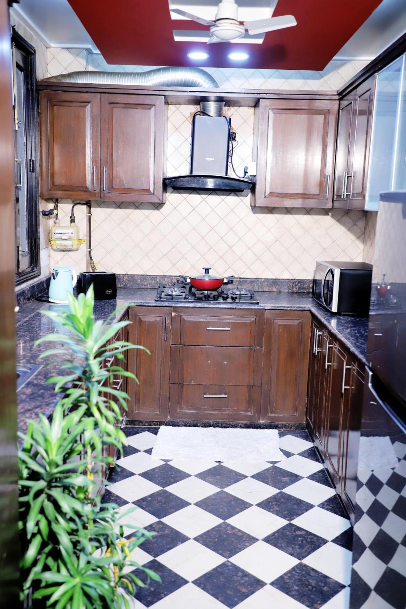 Apartment Fortune Service 3bhk,j-171 Saket